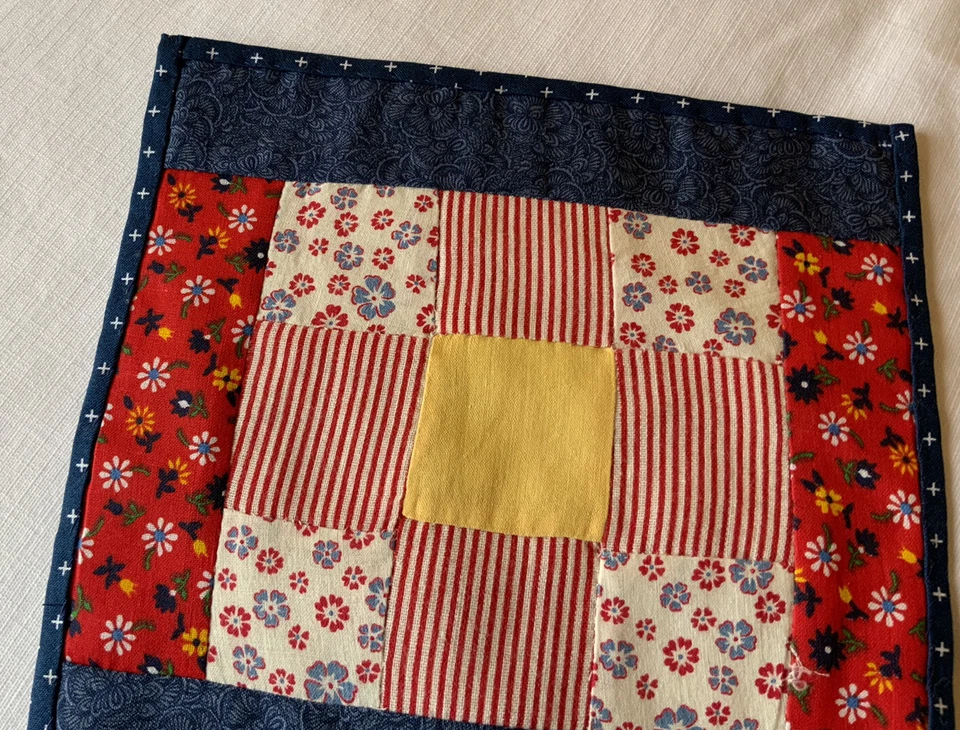 Vintage Patchwork Quilt Table Topper, 9 Patch, Calico Prints, Navy Blue, Red - Image 4 of 4