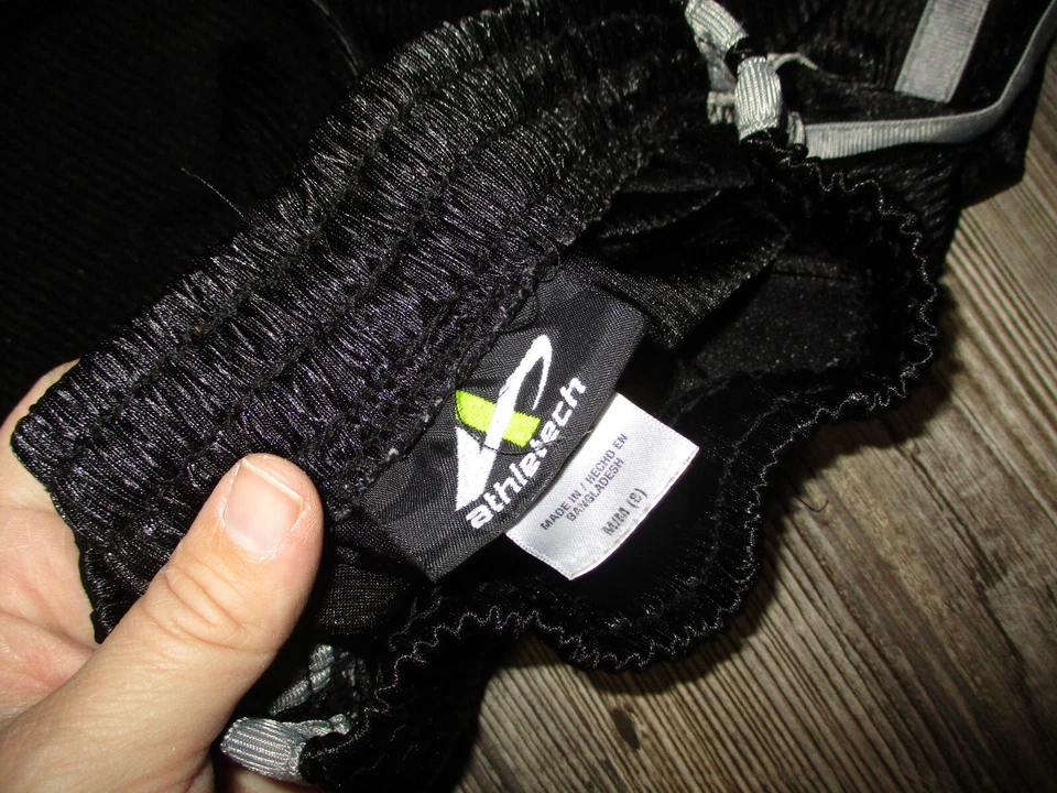 Pantalones Cortos Atléticos Athletech Niños Negros con Rayas Grises Talla 8 Medianos Foto 3 de 4