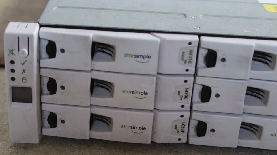 Xyratex Storsimple HB-1235 12 Bay Storage Array NO HDD - Used Condition - Image 4 of 4