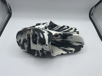 Crocs Classic Marbled Slide Sandals Men display picture 1