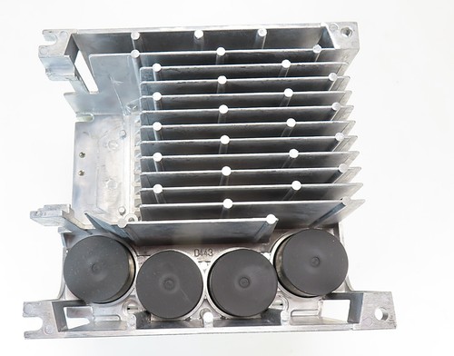 Unidad VFD Johnson Controls VFD68DFM serie VFD68 575VAC 3 fases 0,75 kw 1 HP NUEVA EN CAJA - Imagen 10 de 13