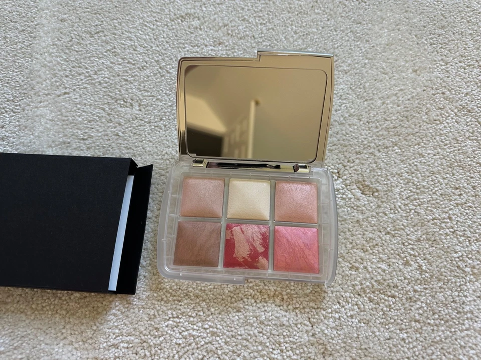 hourglass holiday palette, Ghost Edition, Brand New, Never Used - Image 4 of 4