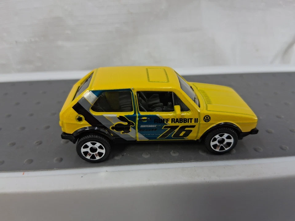 Volkswagen MK1 GTI Golf 1976 Matchbox amarillo volante conejo fundido a presión Foto 3 de 4