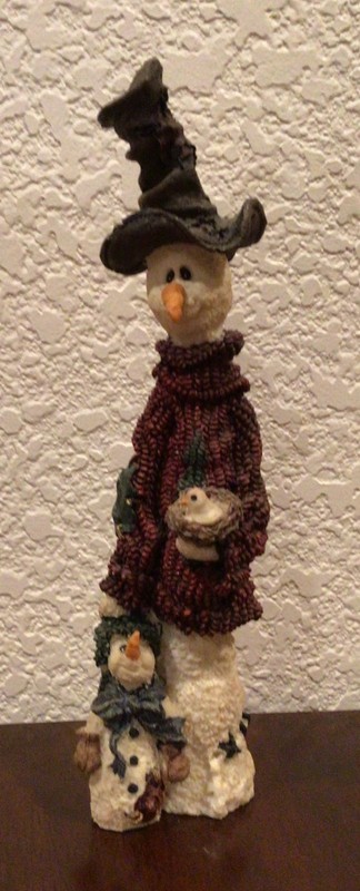 Boyds Bears & Friends Folkstone Collection "Chilly & Son w/Dove" Figurine, #2811