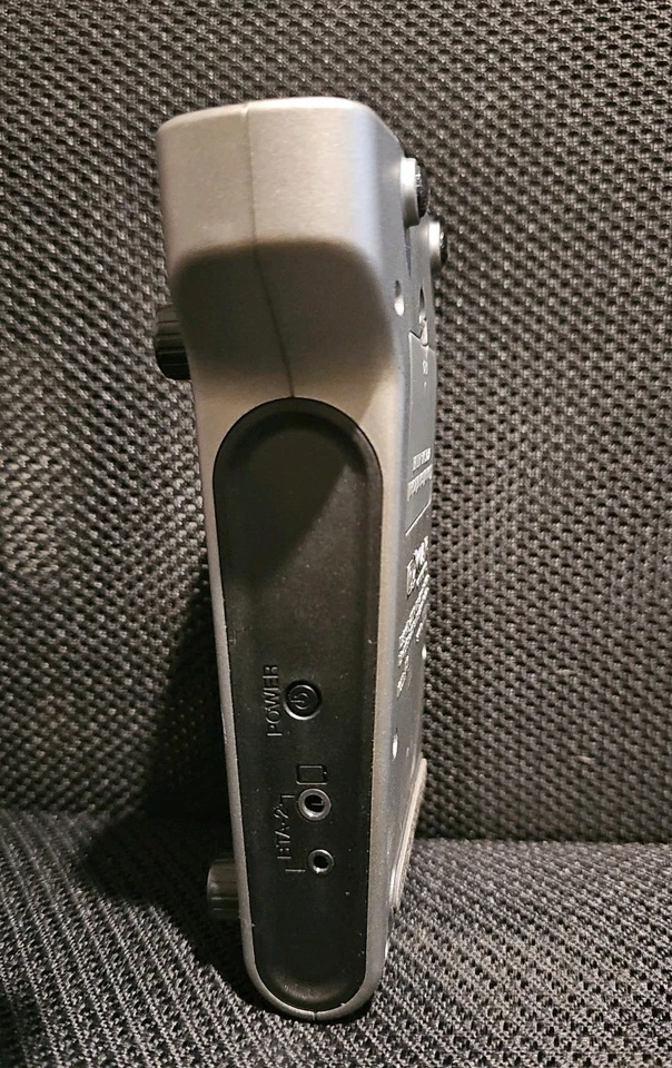 ZOOM ZP4 PodTrak P4 Podcast Recorder Open Box — Neu (ohne Verpackung) - Bild 3 von 4