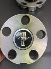 2005 - 2009 Ford Mustang Wheel Center Cap 6r33-1a096-ea Oem 17 Wheel