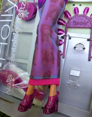 1999 Hollywood Nails Barbie Teresa doll - Picture 12 of 24