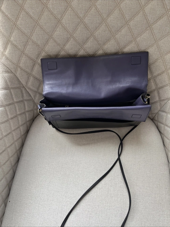 Cartera para mujer Halston Heritage de cuero púrpura bandolera correa desmontable Foto 4 de 4