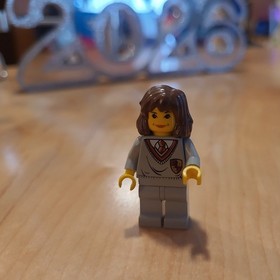 LEGO Harry Potter Hermione Minifigure 4706 4709 Yellow Head Gryffindor Genuine