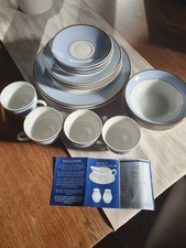 Royal Doulton Bruce Oldfield 2004 Blue Gold Rim 5 Piece Dinner Set For 4