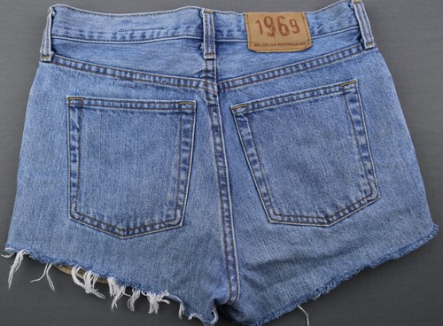 Vintage Women's 2008 Gap 1969 Cut Off High Rise Jean Shorts Size 29 (Msr 30x2) - Picture 5 of 6