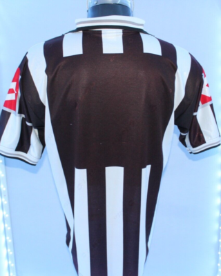 Juventus jersey 100% Authentic Lotto jersey Size Medium 2000-2001