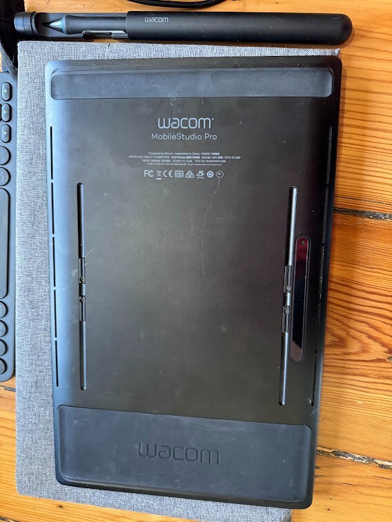 Wacom MobileStudio Pro 13 Graphics Tablet DTH-W1320 i7 3.3