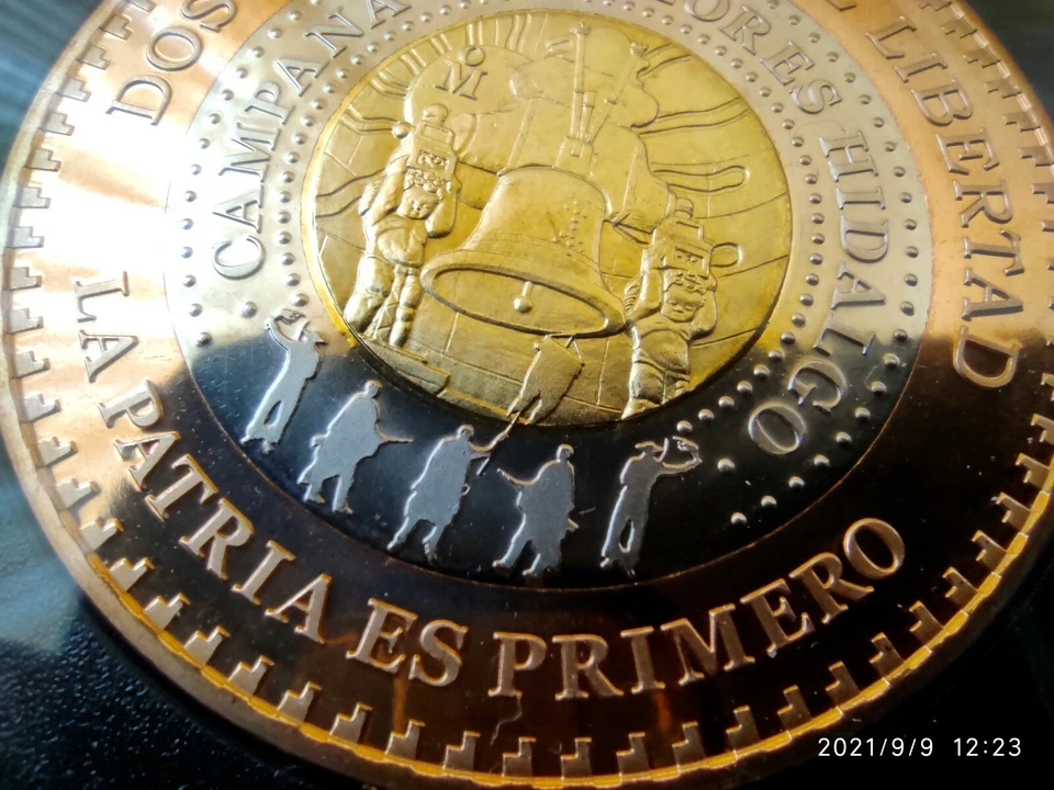 México. Moneda 1810-2010 Miguel Hidalgo Independencia Moneda Bimetálica UNC Foto 3 de 4