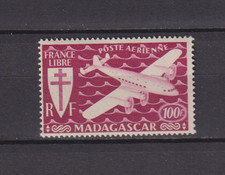 MADAGASCAR  . PA   N °  61     . 100 F       NEUF  *  .   SUPERBE .