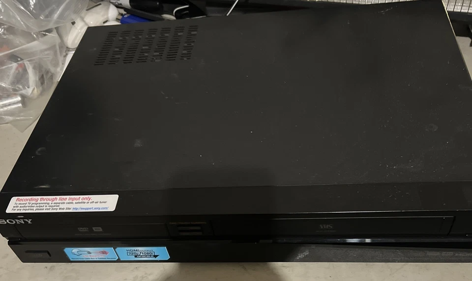 Sony RDR-VX555 DVD Recorder VCR VHS Combo HDMI No Remote/ CD Trey does not open/ - Image 3 of 4