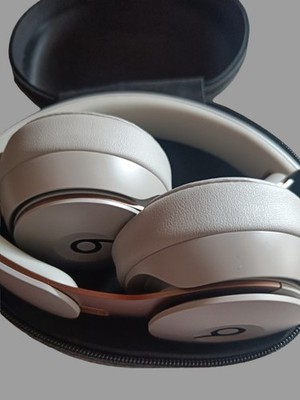 Beats Solo Pro Headphones Beats by Dr Dre Kopfhörer OnEar Top Zustand 