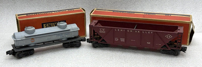 Lionel Cars O/27 - Sunco Oil Tanker 6465-60  and Lehigh Valley Hopper Car 6436