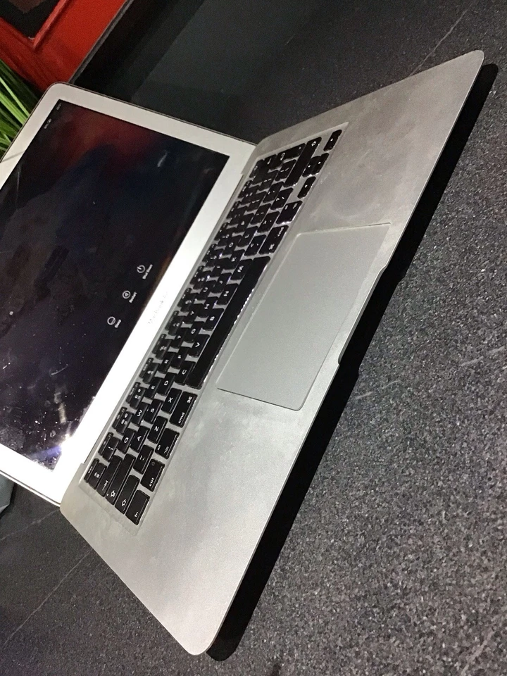 Apple MacBook Air 13 Model A1466. Please Read. - Image 4 of 4