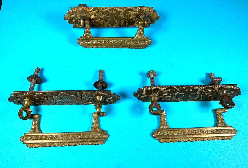ANTIQUE VTG FLORAL VICTORIAN AESTHETIC ORNATE BRASS DRAW PULLS LOT X 3 w/2.5" C.