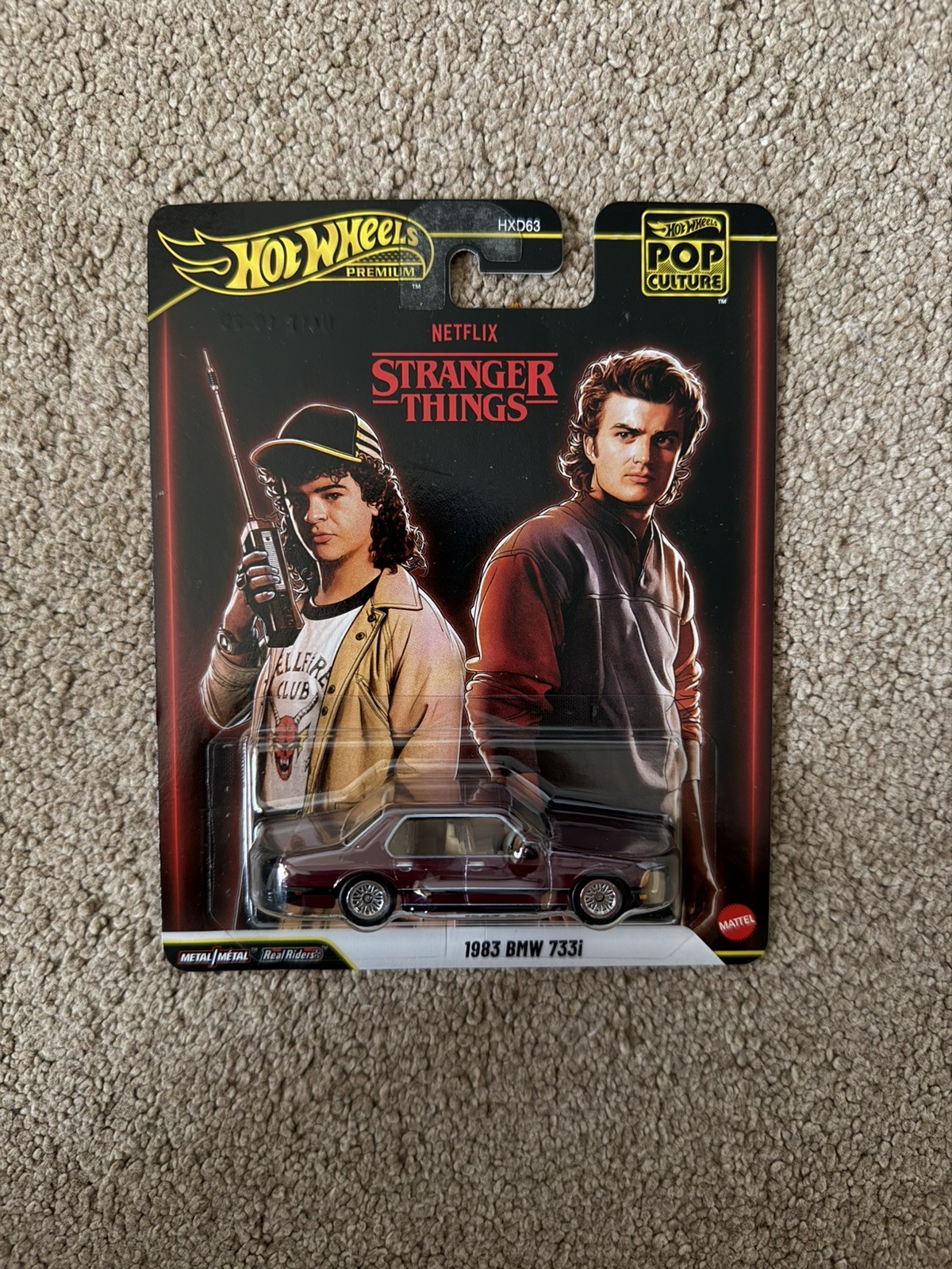 Hot Wheels Premium 1983 BMW 733i Stranger Things Pop Culture - Steve Harrington