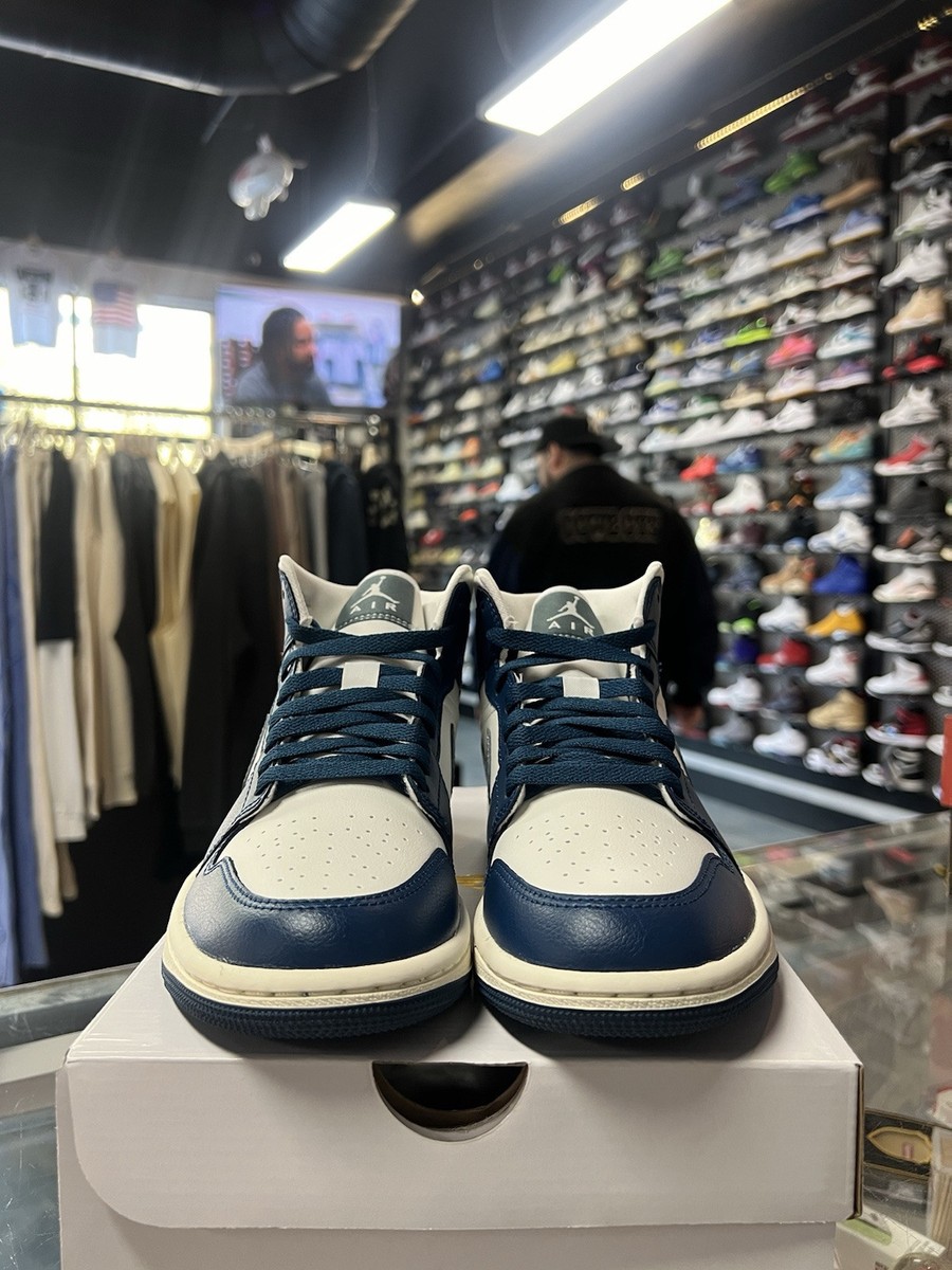 Women's Air Jordan 1 MID Sky J FR Blue/Ozone Blue-Sail (BQ6472 414