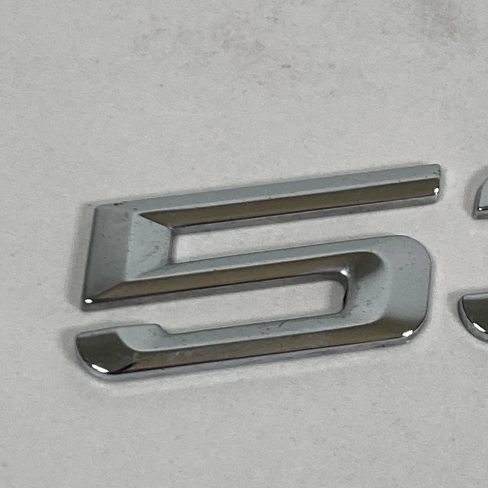 BMW 530i 2001-2007 emblema logotipo letras números maletero trasero B3375 cromo Foto 3 de 4