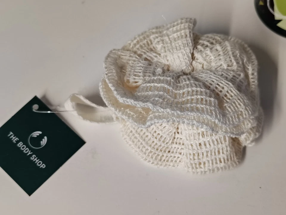 Body Shop Avocado Gift Set - Shower Cream Body Yogurt Bath Rich Creamy - Image 4 of 4