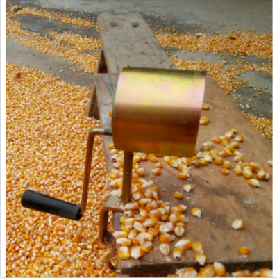 hand Mini operate Dry Corn sheller Stripper Tool Corn Peeler Thresher
