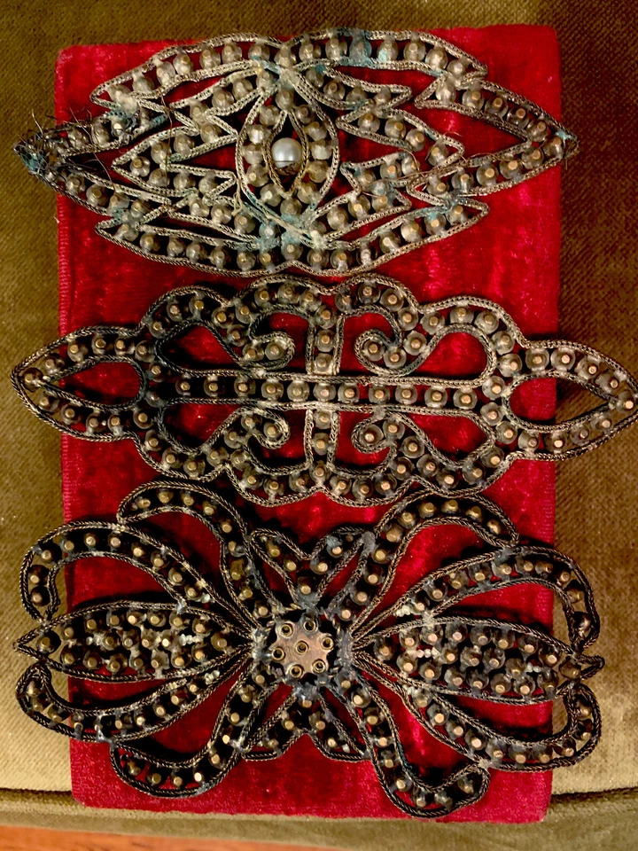 Apliques antigos de strass da Tchecoslováquia usados em fantasias (3) - Imagem 2 de 4