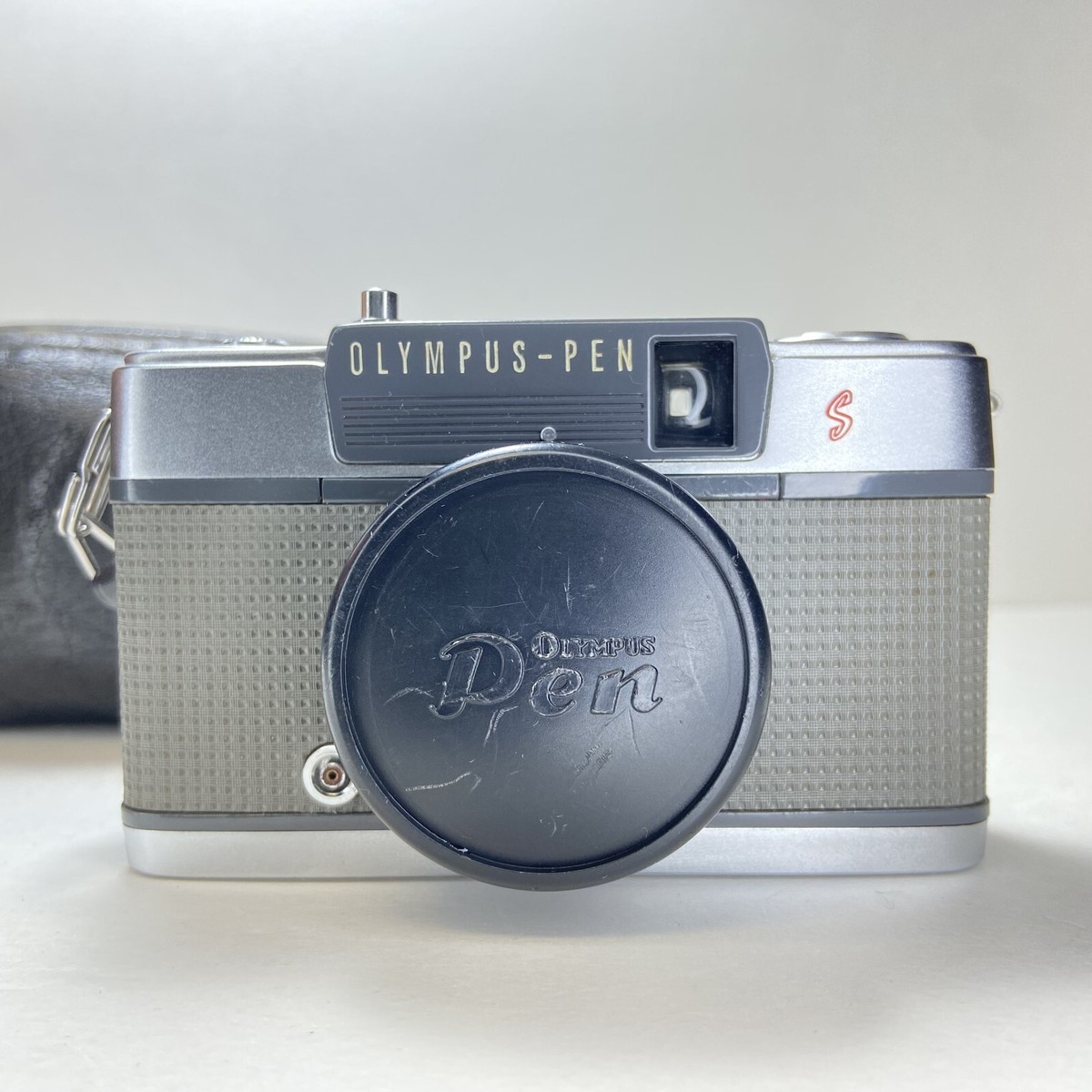 Olympus PEN EES 35mm Half Frame Camera Zuiko 30mm f2.8 w