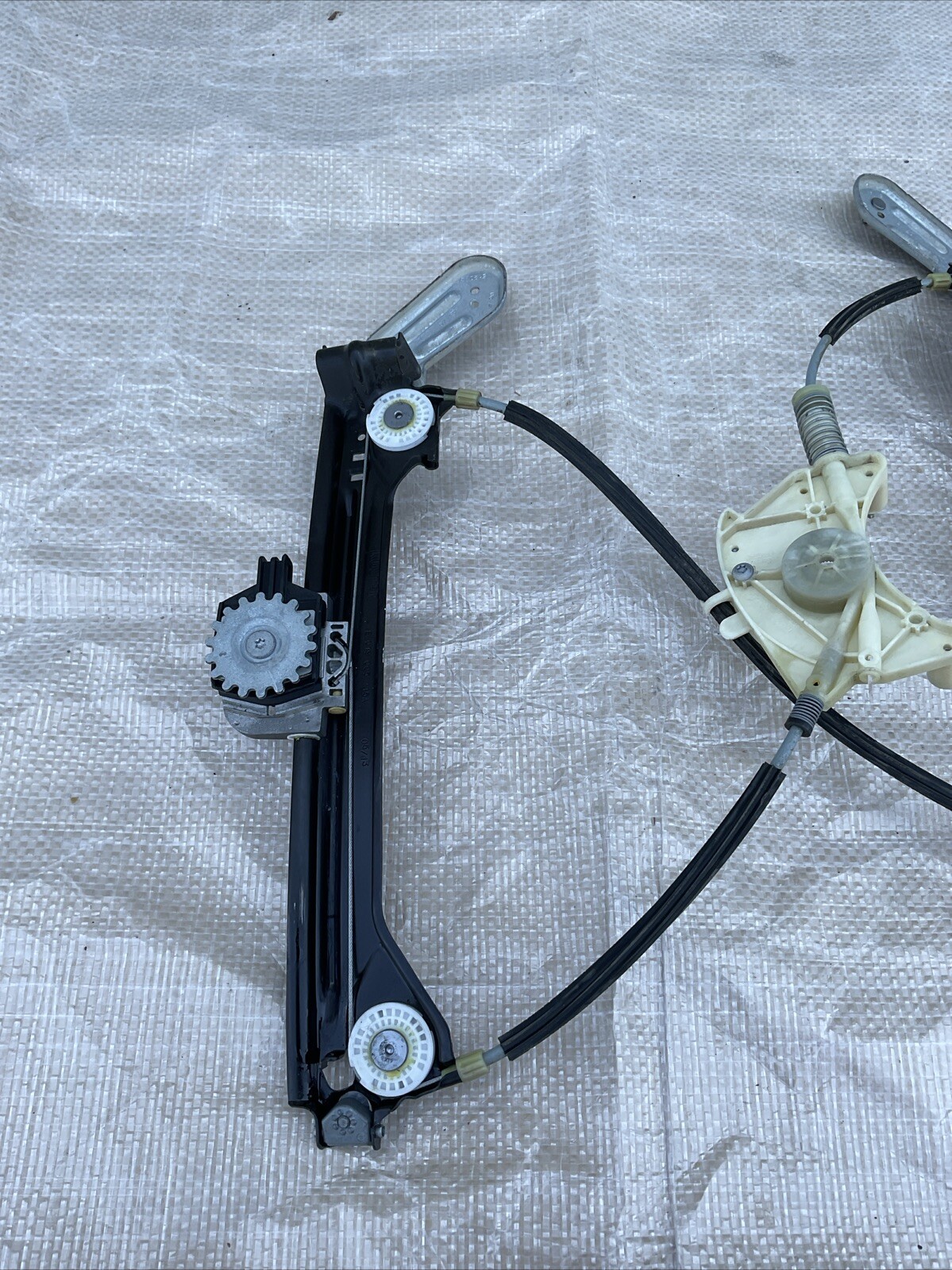 LEFT REAR WINDOW REGULATOR ASSEMBLY OEM 26K 14-19 MASERATI QUATTROPORTE