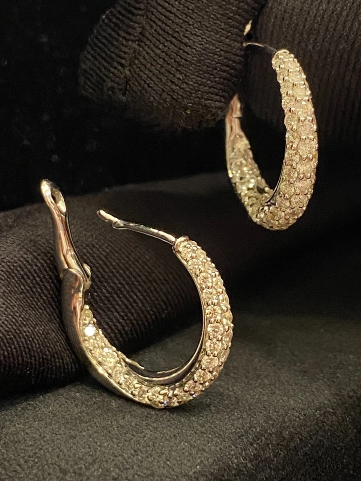 Pave 1.80 Cts Round Brilliant Cut Diamonds Three-Row Hoop Earrings In 18K Gold - Image 3 of 4