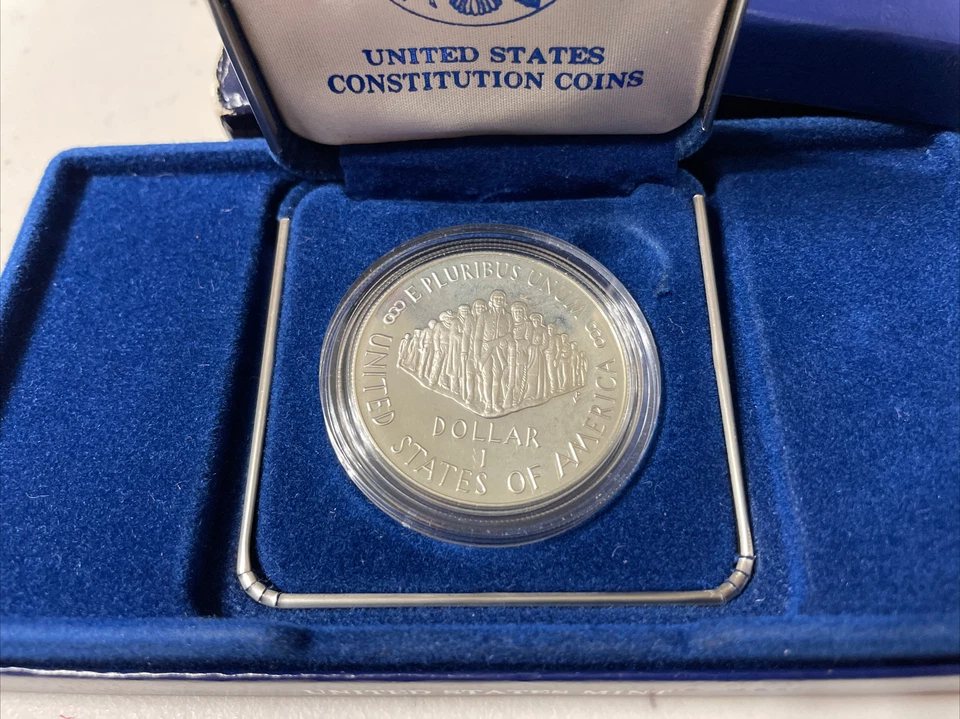 1987 US Mint Constitution Commemorative Silver Proof Dollar Uncirculated Coin - Image 2 of 4