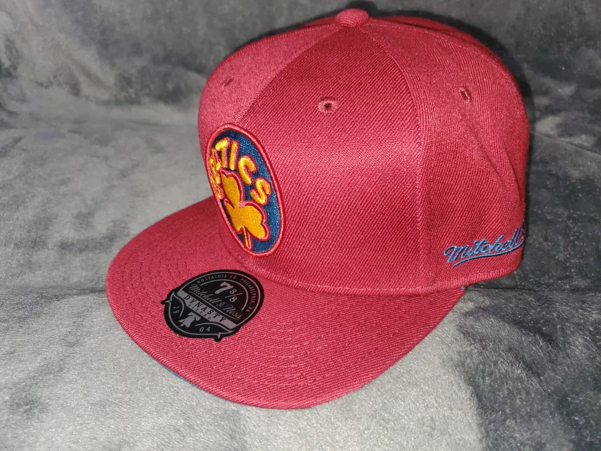 NBA BOSTON CELTICS NORTHERN LIGHTS MITCHELL NESS RED FITTED MENS