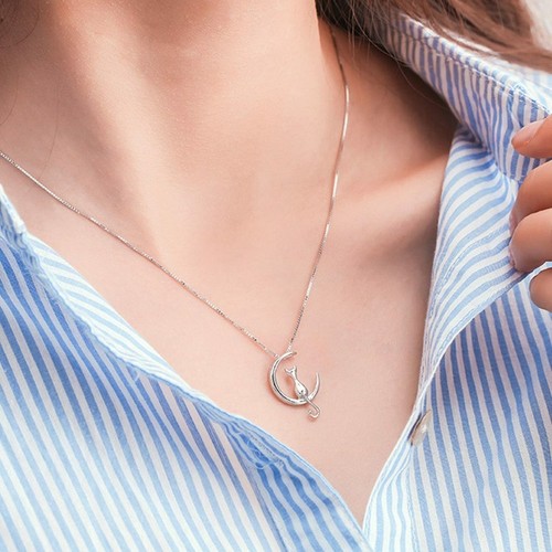 Cat Half Moon Pendant Necklace Cute Cat Charm Alloy Chain Necklace Women Girls - Picture 3 of 4