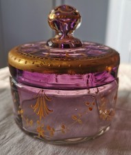 Boîte Bonbonnière Verre Améthyste Émaillé Or Bohême fin XIXe Décor Moser