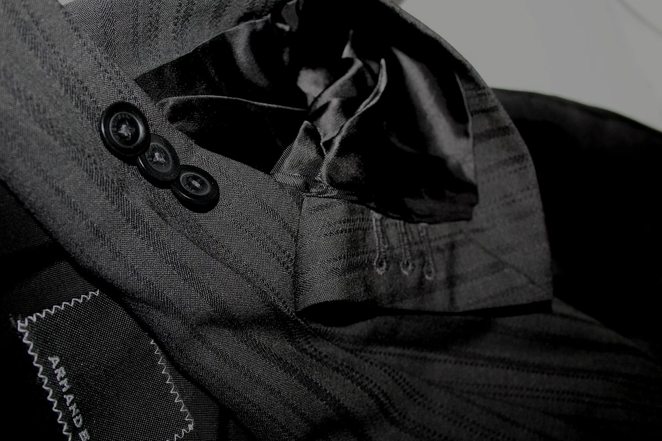 ARMAND BASI Men's 42R Black Wool Suit 36 X 30.5 Spain Stripe Surgeon Cuffs - Image 2 of 4