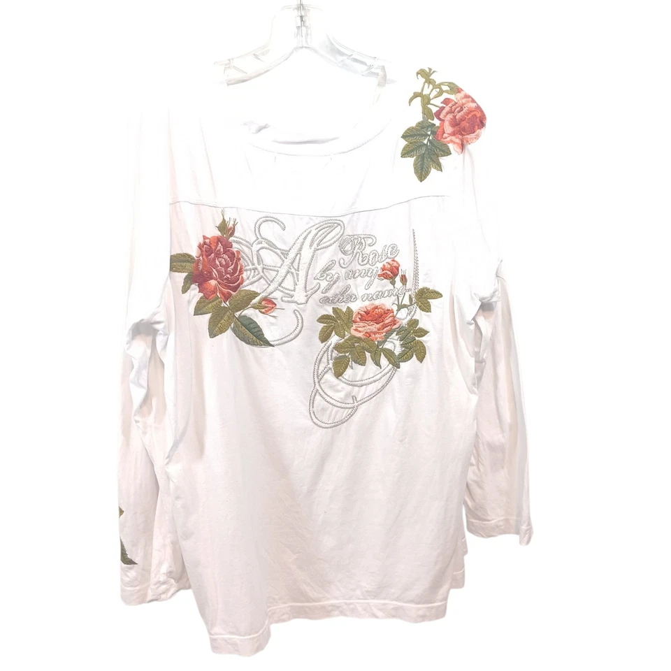 Camisa JWLA para mujer 2X una rosa por cualquier otro nombre manga larga Foto 2 de 4