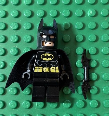 LEGO DC Super Heroes Batman Minifigure Type  2 Cowl SH0016 6864 6863