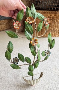 Beautiful Vintage Italian Metal/Wire Wall Hanging Flower with leaves sculpture