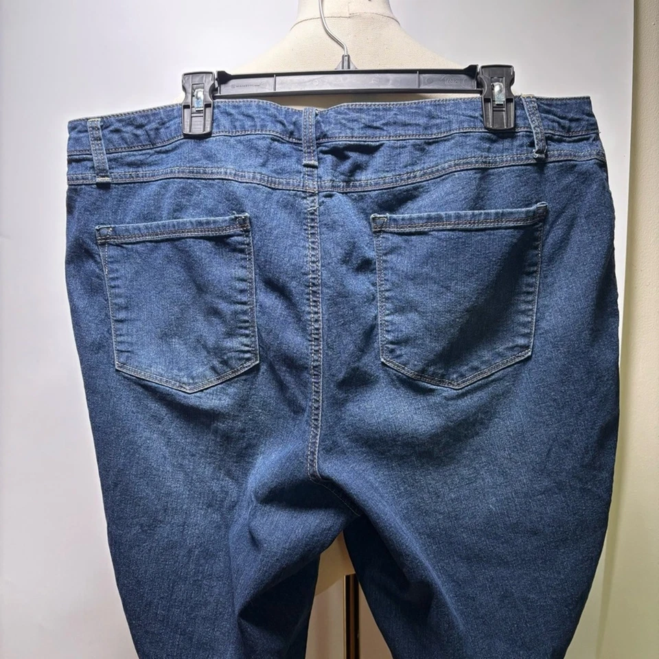 Pantalones de mezclilla recortados para mujer A3 azul talla 22W Foto 4 de 4
