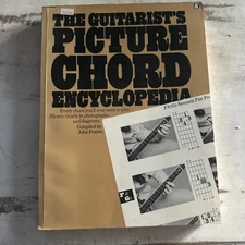 Guitarist's Picture Chord Encyclopedia by John Pearse 1977 Vintage Paperback