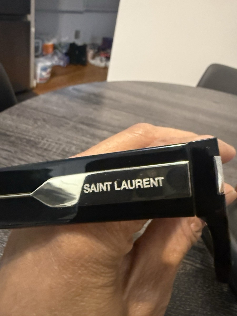 Saint Laurent Men display picture 3