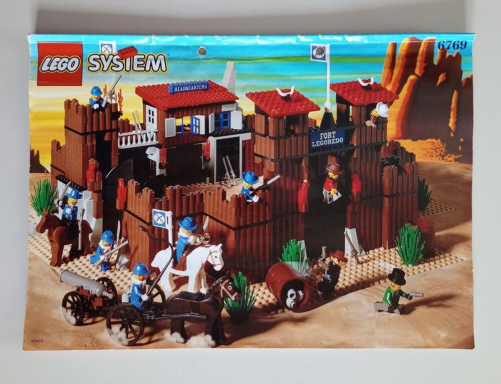 LEGO vintage Western Cowboys 6769 Fort Legoredo with instructions 