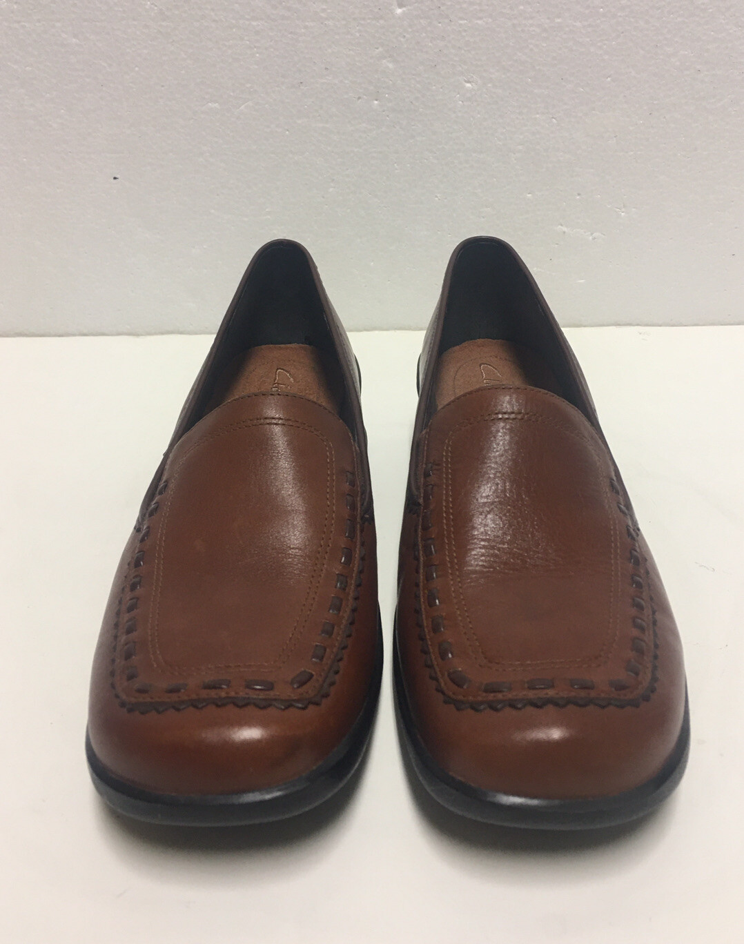 Clarks Womens Brown Leather Apron Toe Loafers Slip On Shoe Size 9M 73024-image