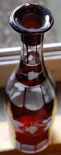 RARE Antique Victorian ETCHED GRAPEVINE DECANTER Art Glass Hand Cut PAINTED RED - Picture 4 of 24