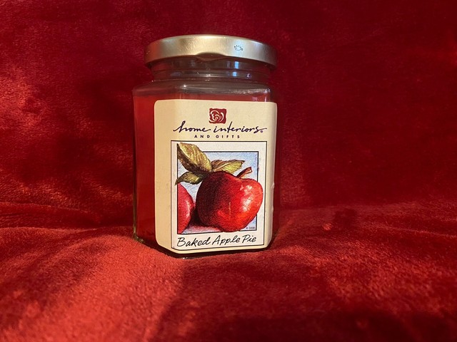 Home Interiors candle BAKED APPLE PIE New, never used. 7.5 Oz for sale