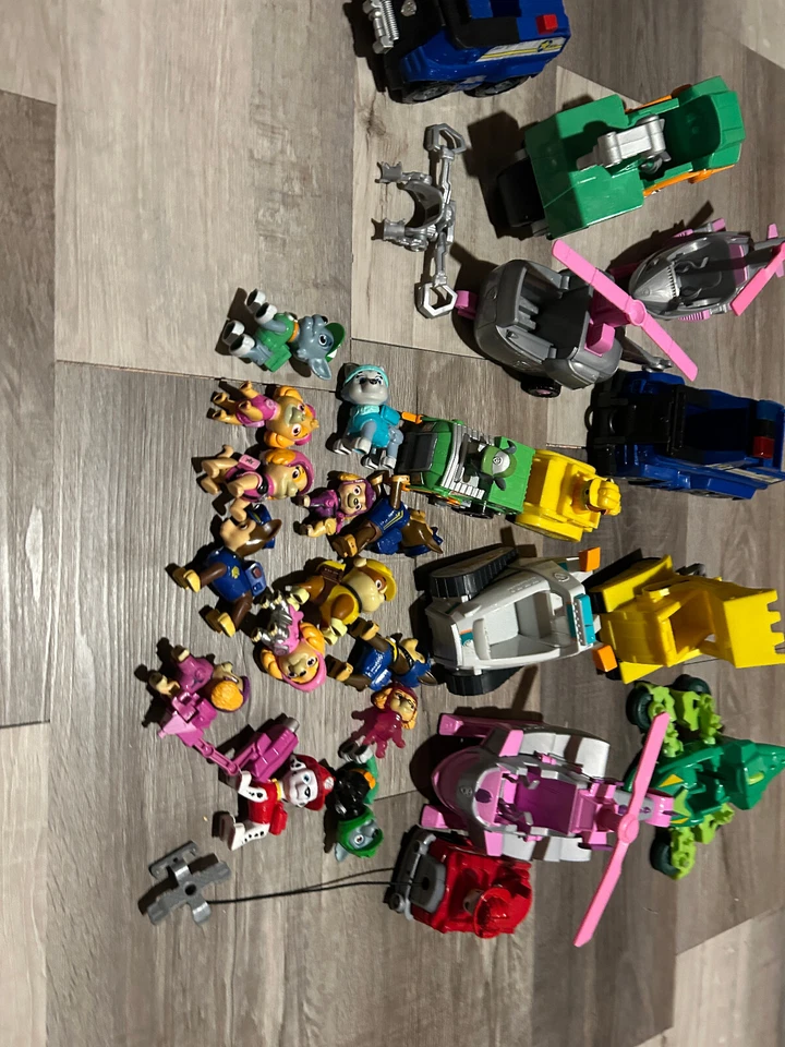 Enorme SET Lote de Figuras Mixtas de Patrulla Canina + Vehículos Foto 2 de 4