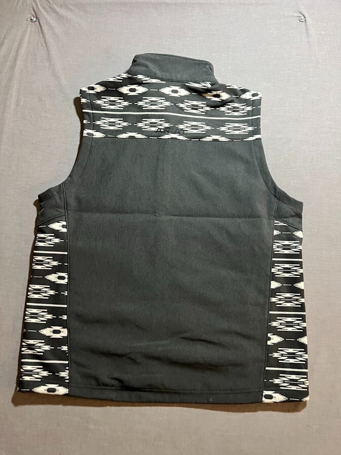 ARIAT Chimayo Softshell Vest Large Full Zip Gray White Sleeveless Logo